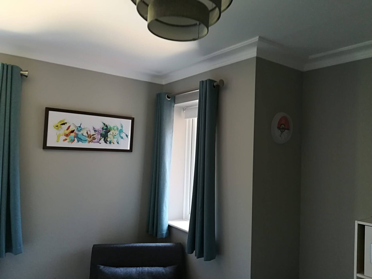 C3017 - Classic Coving in a room with an olive coloured wallpaper