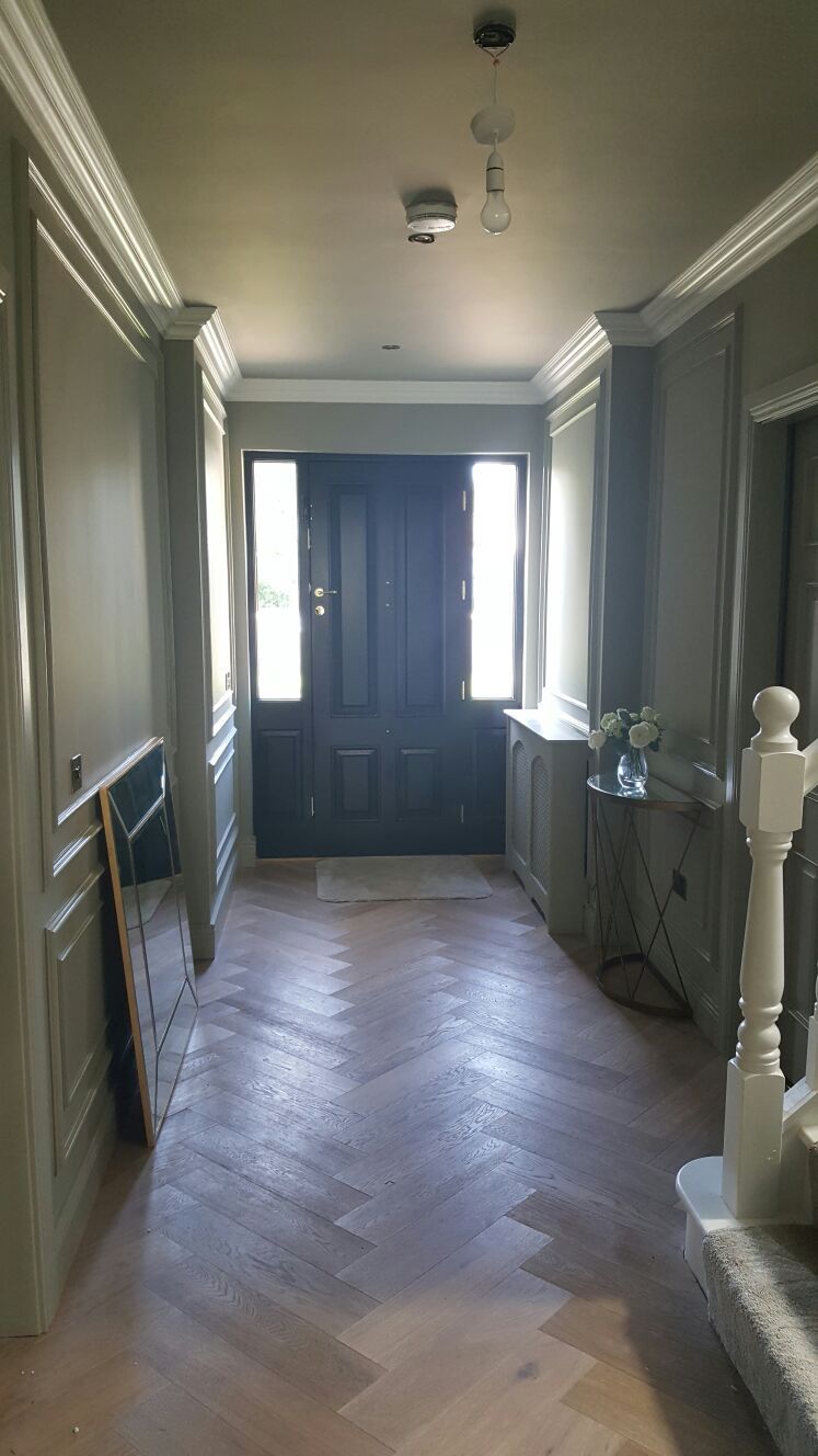 Oakland - Lightweight Coving in a long hallway