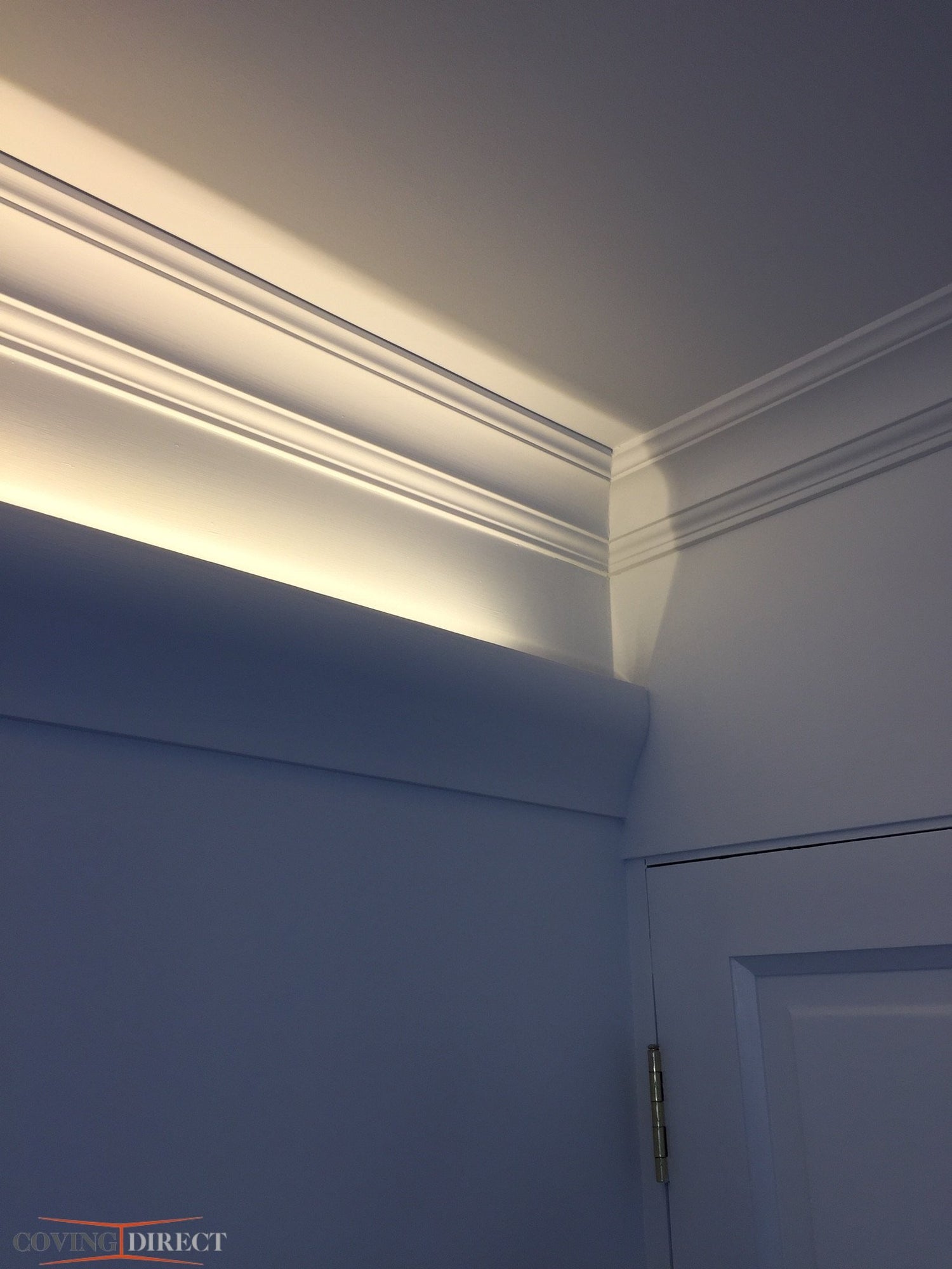 Crown - Classic Coving in a dark lit room