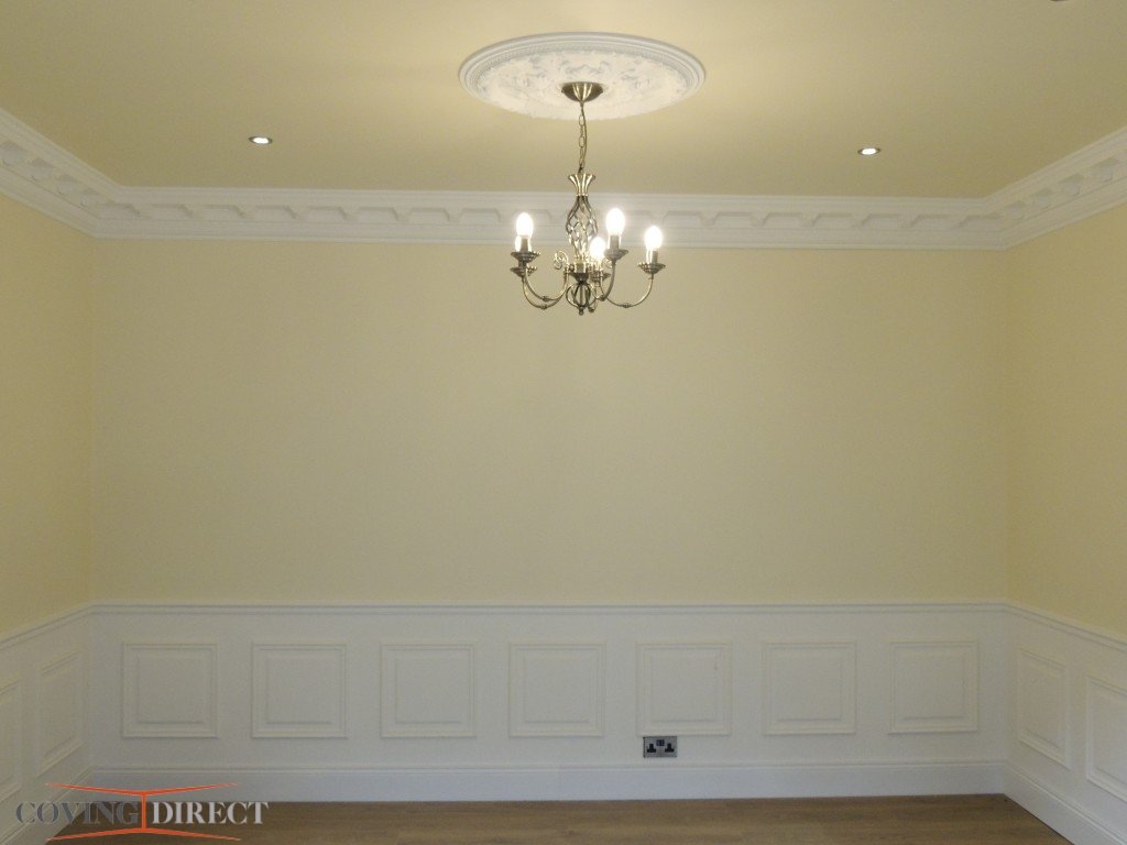 B3047 - Ceiling Rose room view with light on